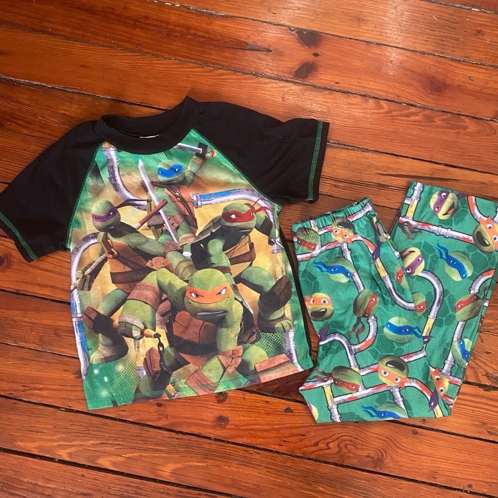 🧩 3/$20 Nickelodeon Teenage Mutant Ninja Turtles Pajama Set Size 8